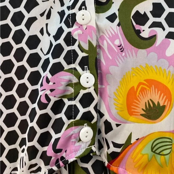 Bar 111 Sheer Floral print dress L. w/lining.  4 button back closure w/open back - Picture 6 of 9